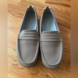 ROTHY’S DRIVER LOAFER in latte